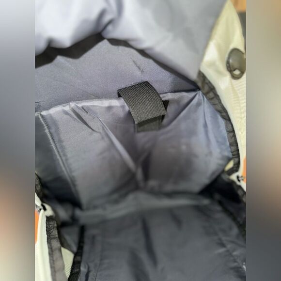 Nautica full size back pack. Lots of pockets/padded laptop compartment EUC - Picture 14 of 16